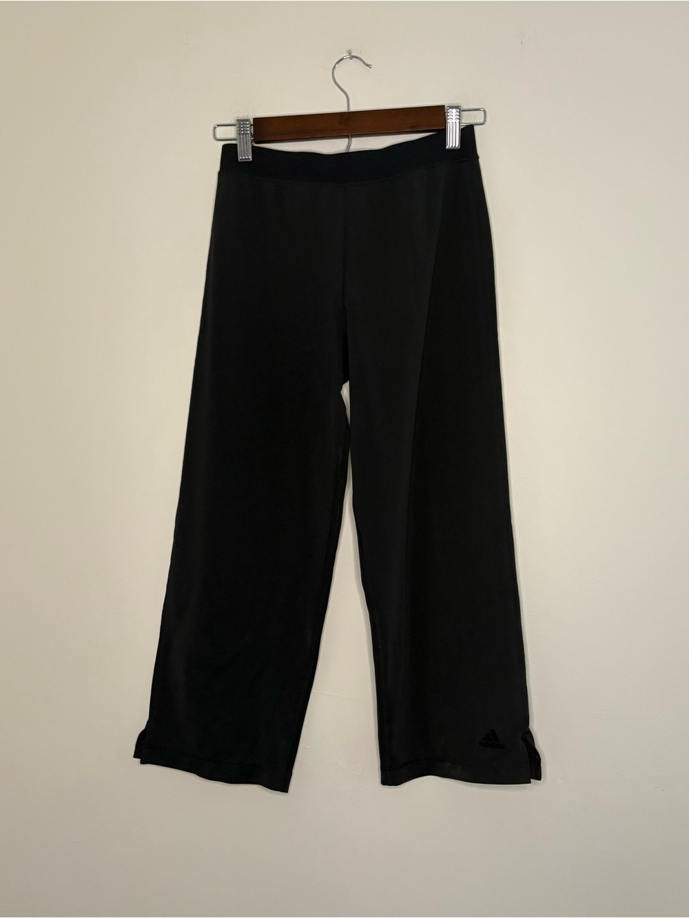 Adidas Women’s Medium Black Casual Capri Pants Lightweight Gym Travel